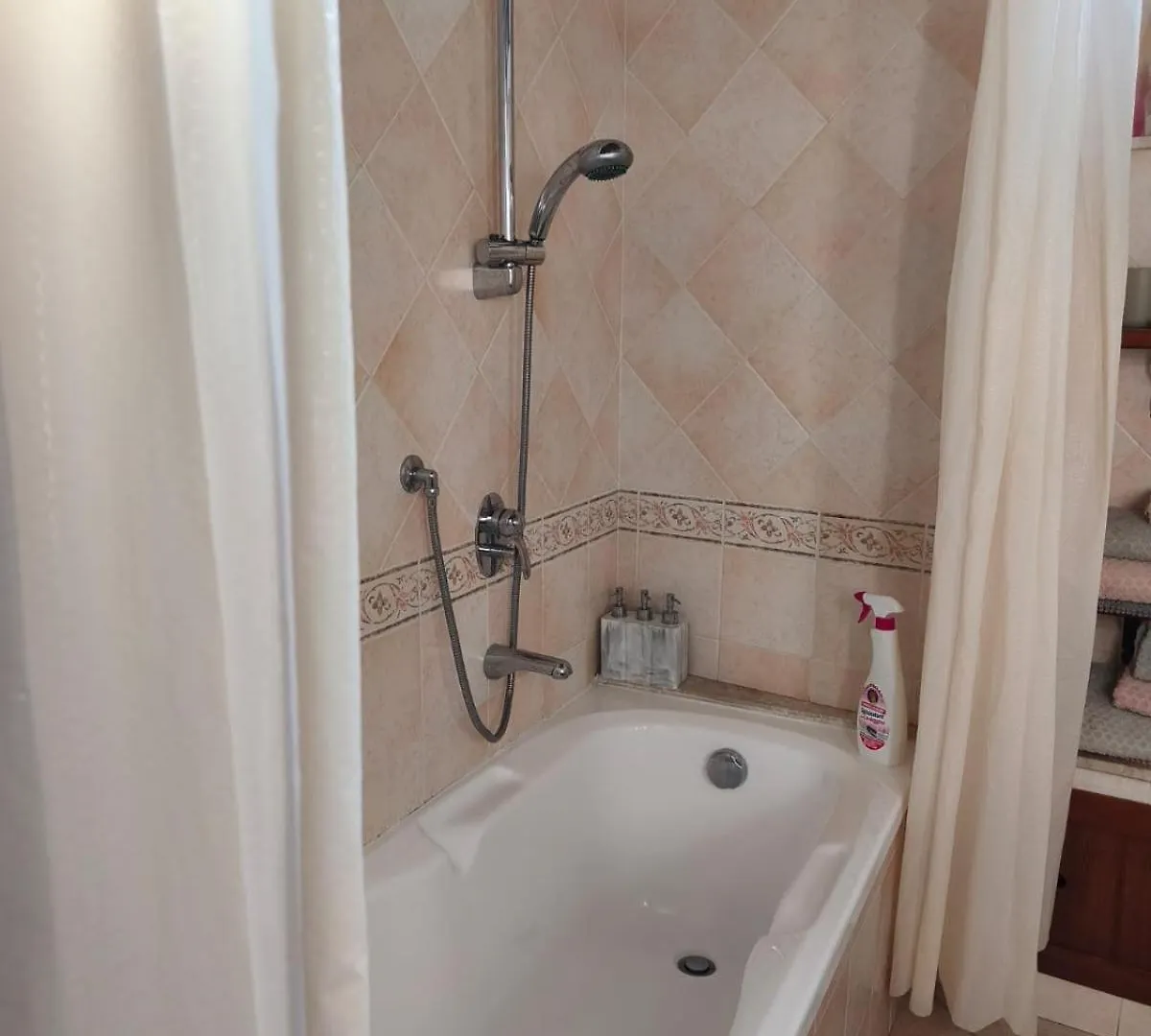 B&B Federica Cagliari 0*,  Italia